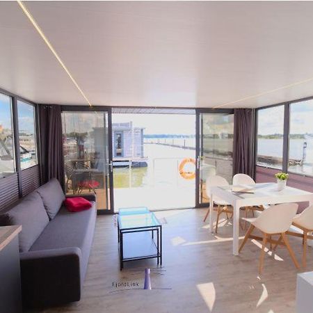 Hausboot Fjord Aries Mit Dachterrasse In Schleswig Hotel Екстериор снимка