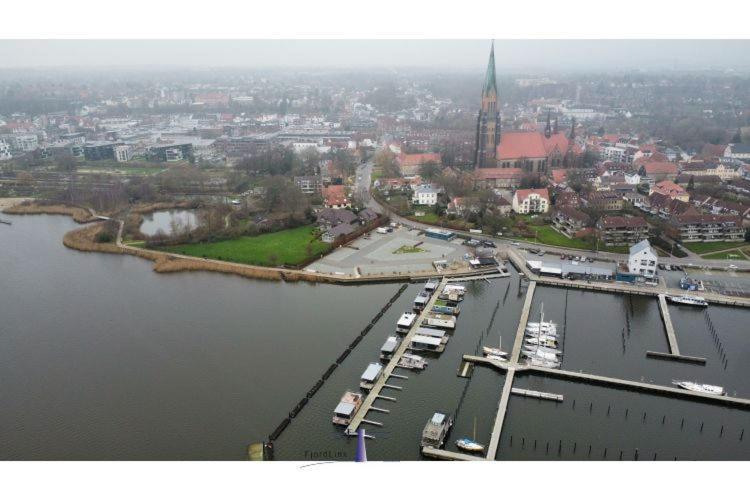 Hausboot Fjord Aries Mit Dachterrasse In Schleswig Hotel Екстериор снимка