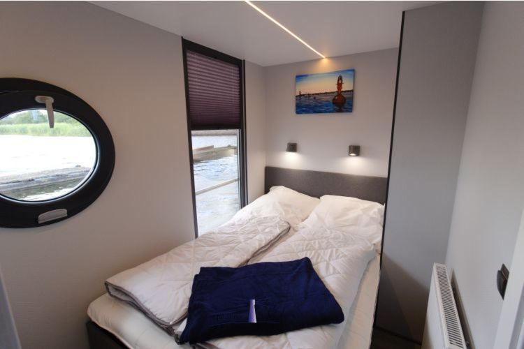 Hausboot Fjord Aries Mit Dachterrasse In Schleswig Hotel Екстериор снимка