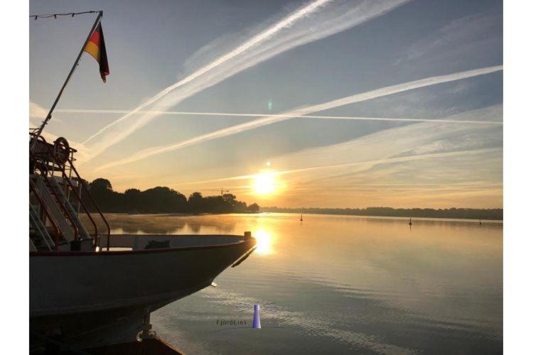 Hausboot Fjord Aries Mit Dachterrasse In Schleswig Hotel Екстериор снимка