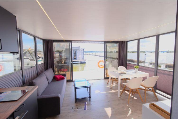 Hausboot Fjord Aries Mit Dachterrasse In Schleswig Hotel Екстериор снимка